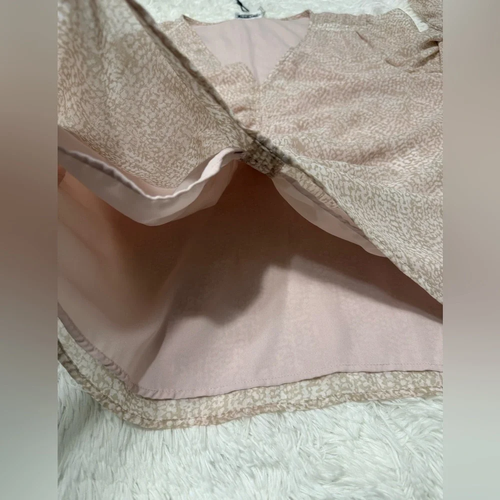 Calvin Klein NWT Blouse Ruched V-Neck Top Pink Light Tan Print Lined Size L - Picture 10 of 15